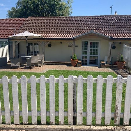 Woodpecker Cottage At Frog Trotters Cottages Hartpury Luaran gambar